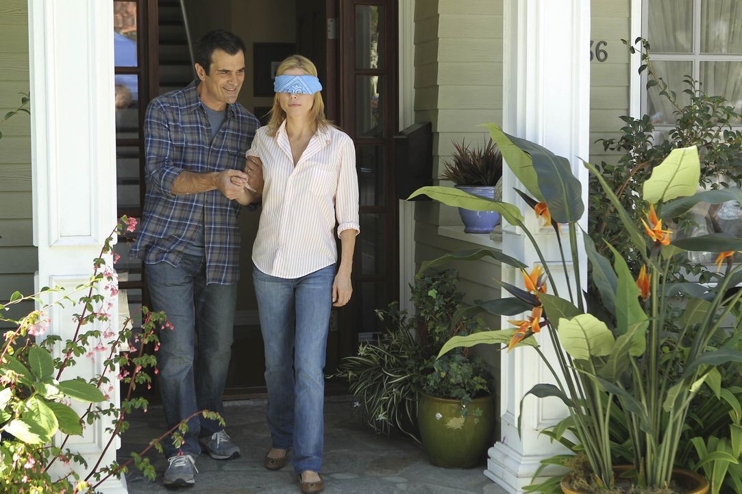 Phil Dunphy (Ty Burrell, l.); Claire Dunphy (Julie Bowen, r.) - Bildquelle: © 2010 Twentieth Century Fox Film Corporation. All rights reserved.