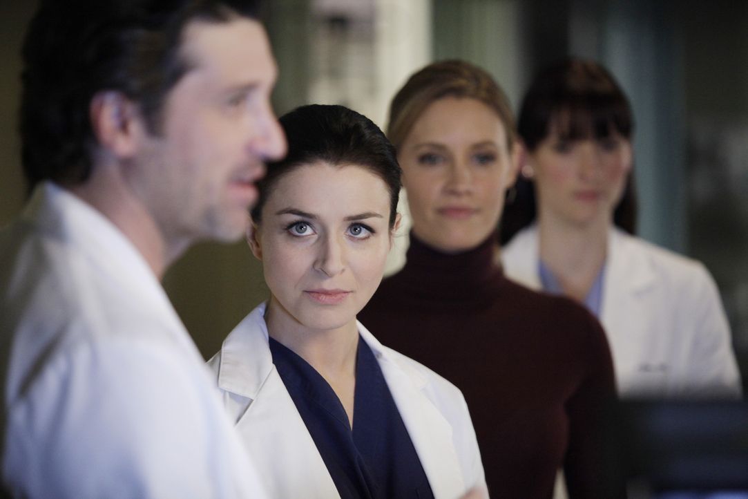 Erica steht vor ihrer großen Operation. Doch wird es Derek (Patrick Dempsey, l.), Lexie (Chyler Leigh, r.) und Amelia (Caterina Scorsone, 2.v.l.) g... - Bildquelle: ABC Studios
