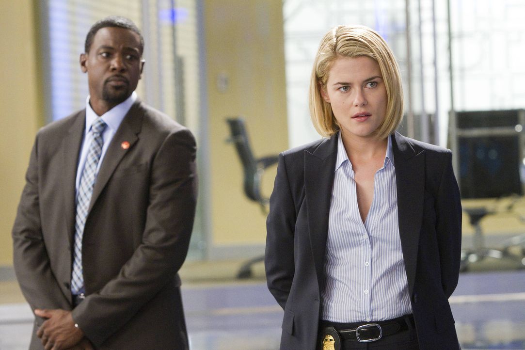FBI-Agentin Susie Dunn (Rachael Taylor, r.) und Secret Service-Agent Marcus Finley (Lance Gross, l.) versuchen alles, um die Entführer zu finden. Do... - Bildquelle: 2013-2014 NBC Universal Media, LLC. All rights reserved.