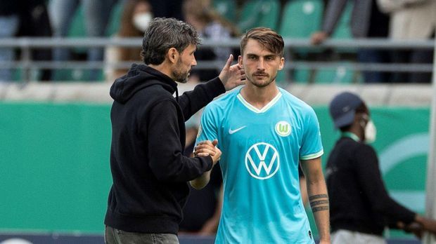 Nach Wechselfehler: Wolfsburg und van Bommel müssen zittern