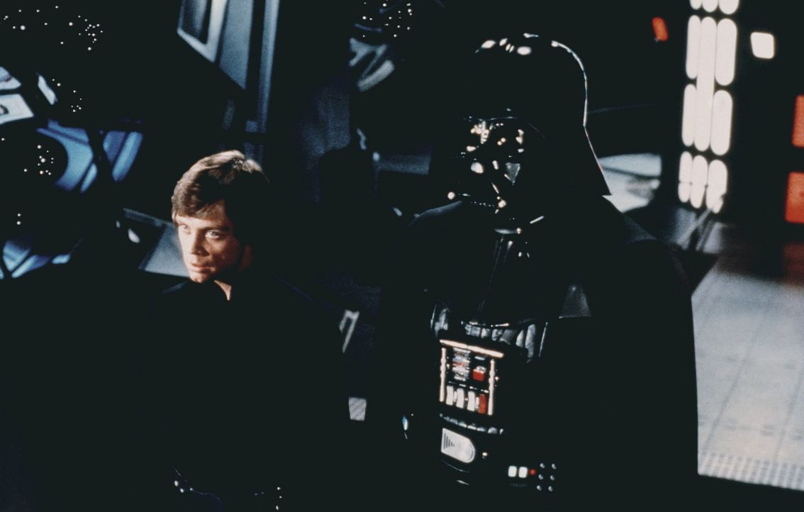 Luke Skywalker (Mark Hamill, l.) und sein Vater Darth Vader (David Prowse, r.) müssen sich der höchsten Instanz stellen ... - Bildquelle: Lucasfilm LTD. & TM. All Rights Reserved.