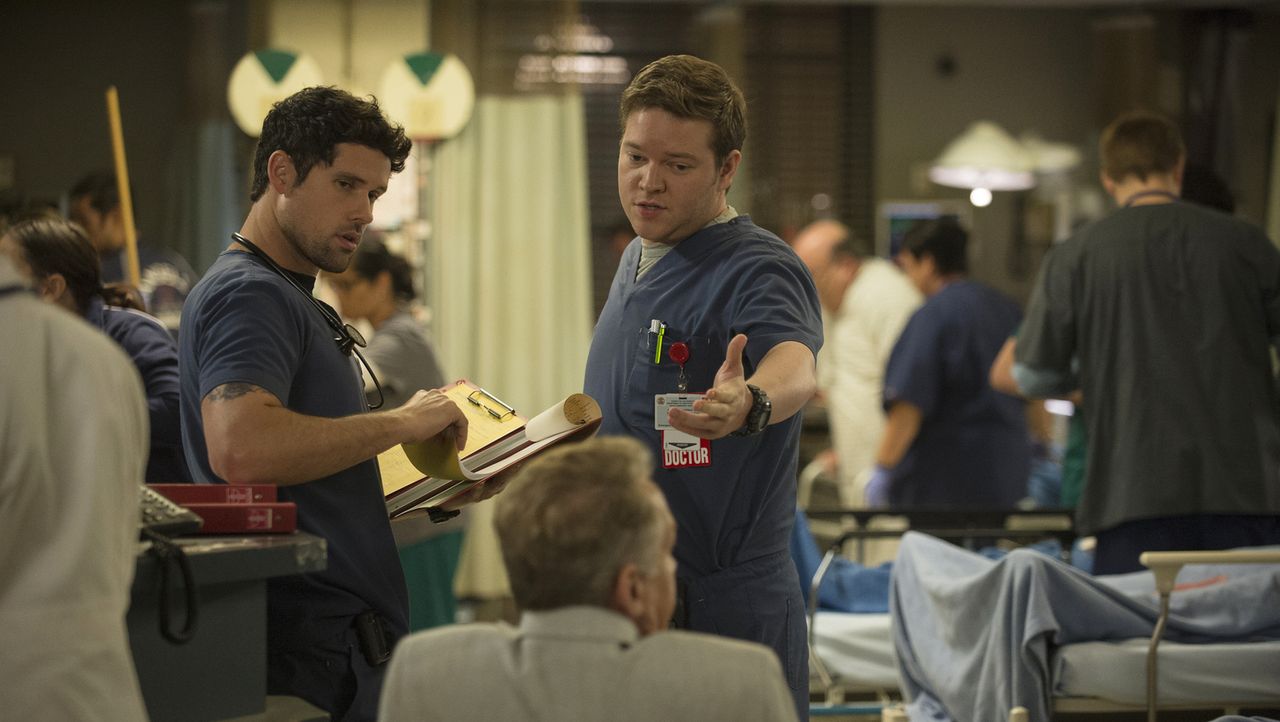 Films Et Séries Tv Avec Ben Hollingsworth Code Black - Herzalarm - ProSieben
