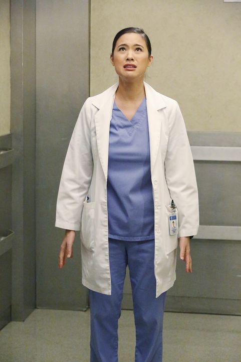 Die Ärzte versuchen alles, um Keith zu retten. Neuling Dr. Shaw (Irene Keng) muss auch mitanpacken, doch bereits ein kleiner Fehler, kann den Patien... - Bildquelle: ABC Studios