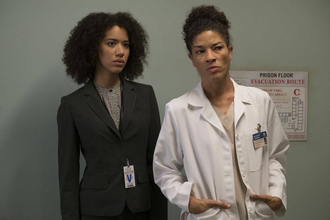 Während Amanda Joseph (Jasmin Savoy Brown, r.) und Dr. Eldredge (Klea Scott, l.) den Ablauf in einem Hochsicherheitsgefängnis kennen, ist es für Bai... - Bildquelle: Byron Cohen 2016 American Broadcasting Companies, Inc. All rights reserved.