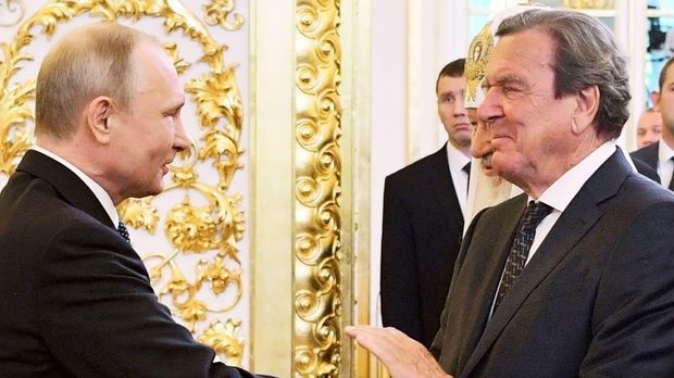 Schröder in Moskau: Der Buhmann der Nation als Vermittler?