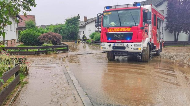 Hochwasser und Stromausfälle nach Unwetter