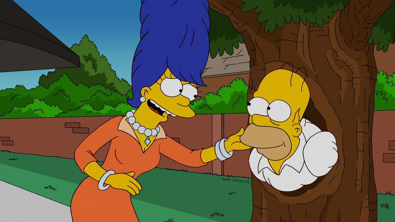 Durch die Reise ins Jahr 1974 verhindert Bart, dass seine Eltern Marge (l.) und Homer (r.) ein Paar werden ... - Bildquelle: 2012-2013 Fox and its related entities. All rights reserved