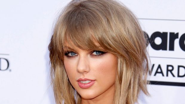 Taylor Swift Twinkles On Glamour US November 2012 