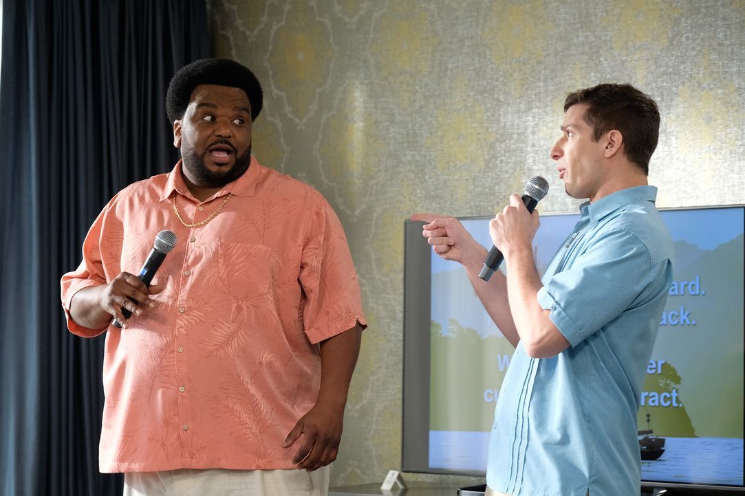Doug Judy (Craig Robinson, l.); Jake Peralta (Andy Samberg, r.) - Bildquelle: John P. Fleenor 2019 NBCUniversal Media, LLC / John P. Fleenor