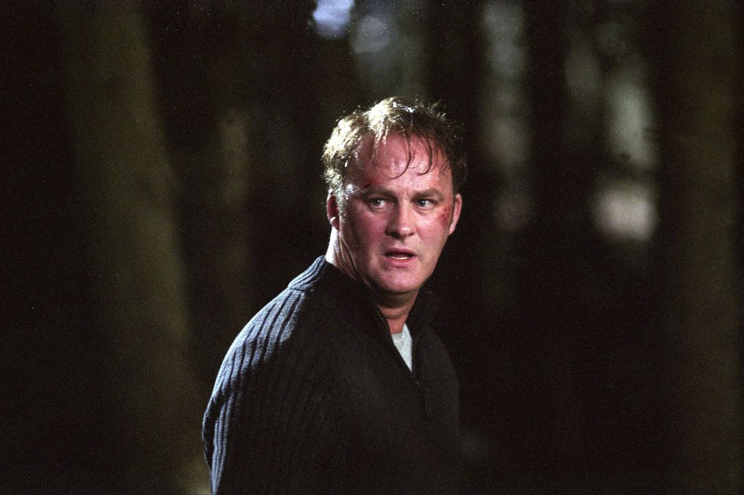 Ein Büroteam eines Rüstungsunternehmens (Tim McInnerny) muss während eines Betriebsausfluges einen panischen Kampf ums nackte Überleben führen... - Bildquelle: Splendid Medien