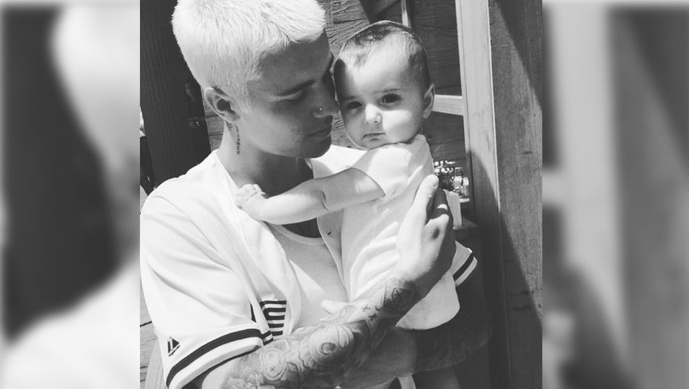 Justin Bieber Schockt Fans Susses Foto Mit Baby Tochter