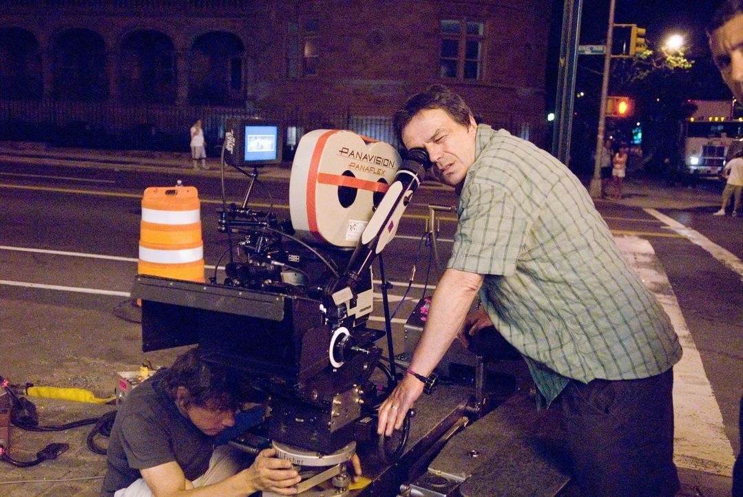 An der Kamera: Regisseur (Neil Jordan) ... - Bildquelle: Warner Bros.