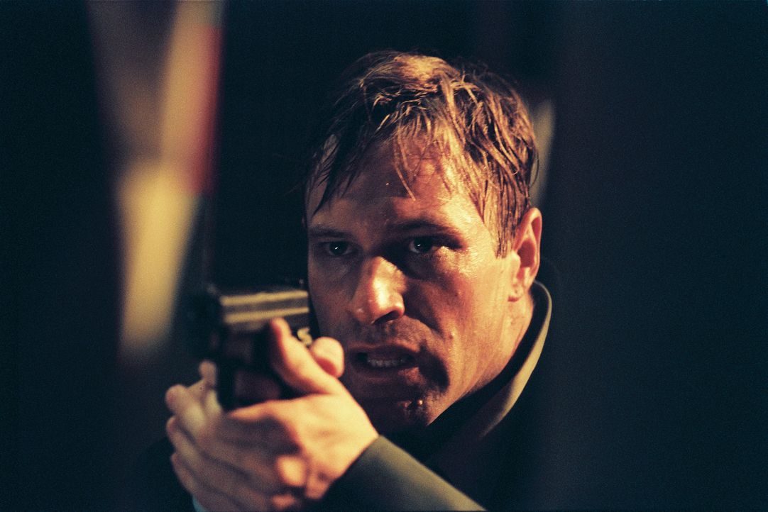 Die Fahndung nach dem Mörder zwingt FBI-Agent Mackelway (Aaron Eckhart) zu einer Konfrontation mit der Natur des Bösen. Schon bald findet er sich au... - Bildquelle: 2006 Sony Pictures Television International