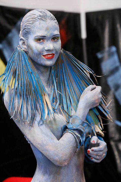 GNTM-Stf10-Epi07-Bodypainting-Shooting-33-Sara-ProSieben-Richard-Huebner - Bildquelle: ProSieben/ Richard Huebner