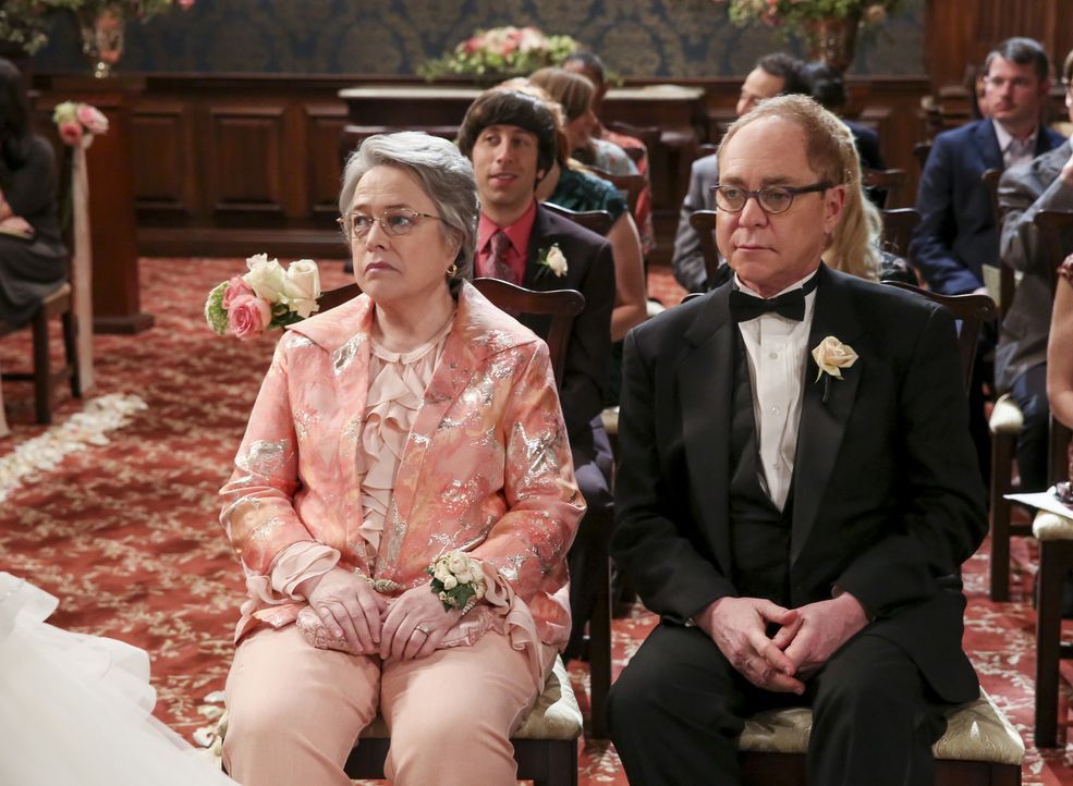 Mrs. (Kathy Bates, l.) und Mr. Fowler (Teller, r.) sorgen für einige Aufregungen bei der Hochzeit ihrer Tochter Amy ... - Bildquelle: Warner Bros. Television