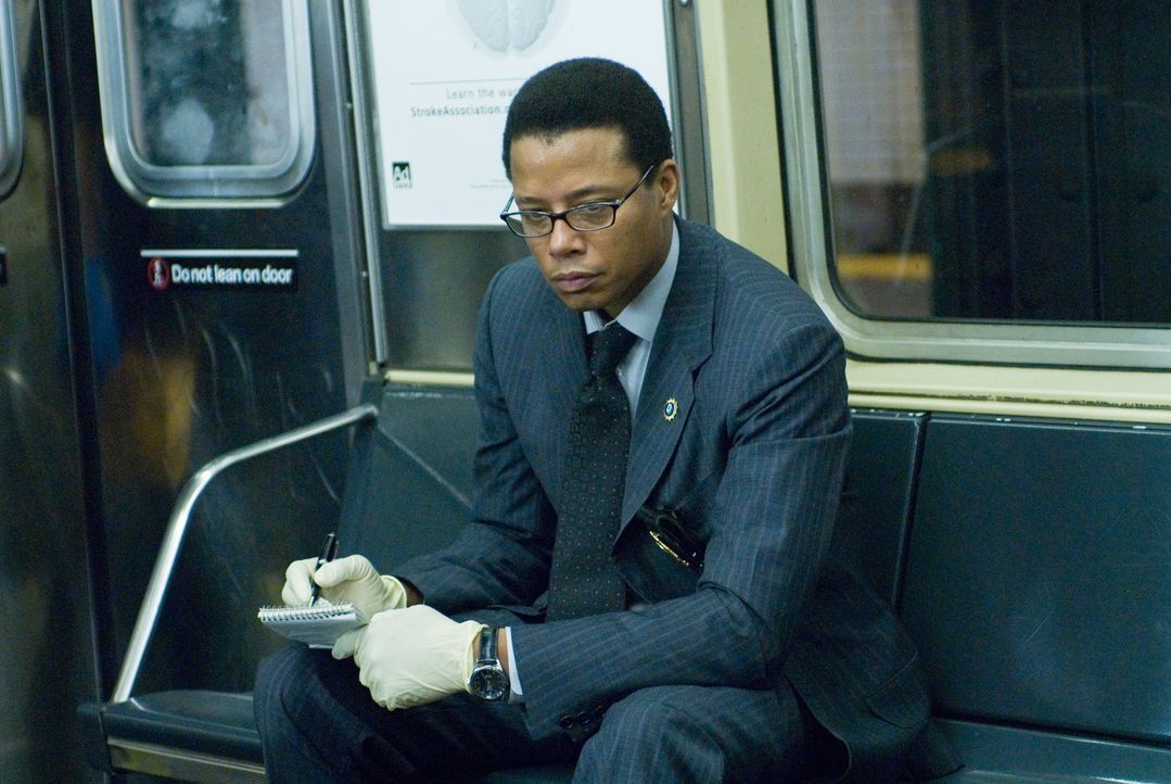 Es dauert nicht lange, da wird die Polizei und die Öffentlichkeit auf den Racheengel aufmerksam. Während Detective Sean Mercer (Terrence Howard) a... - Bildquelle: Warner Bros.