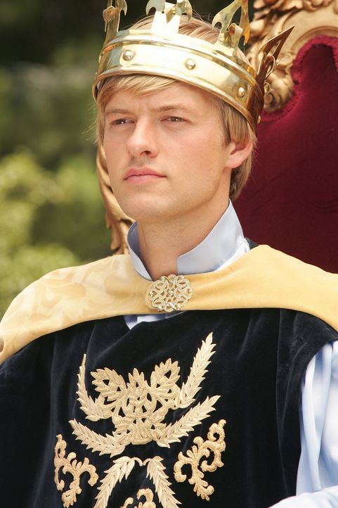 Vom Waisenjungen zu einem König: Peter (Adam Campbell) ... - Bildquelle: Twentieth Century-Fox Film Corporation