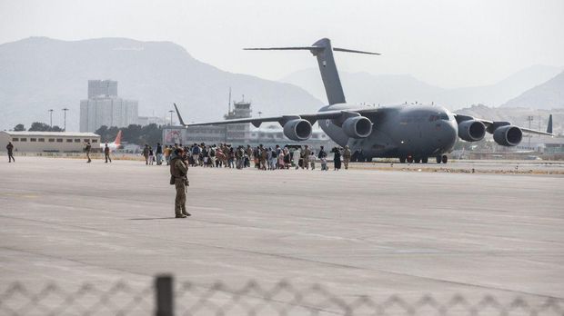 Explosion am Flughafen von Kabul - mehrere Tote