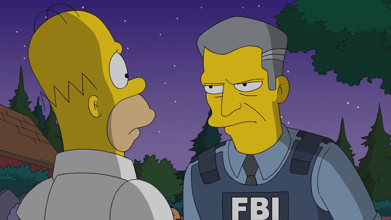 Detective Gratman (r.) vom FBI will Homer (l.) einbuchten, weil der einen Film illegal im Internet heruntergeladen hat ... - Bildquelle: 2013 Twentieth Century Fox Film Corporation. All rights reserved.