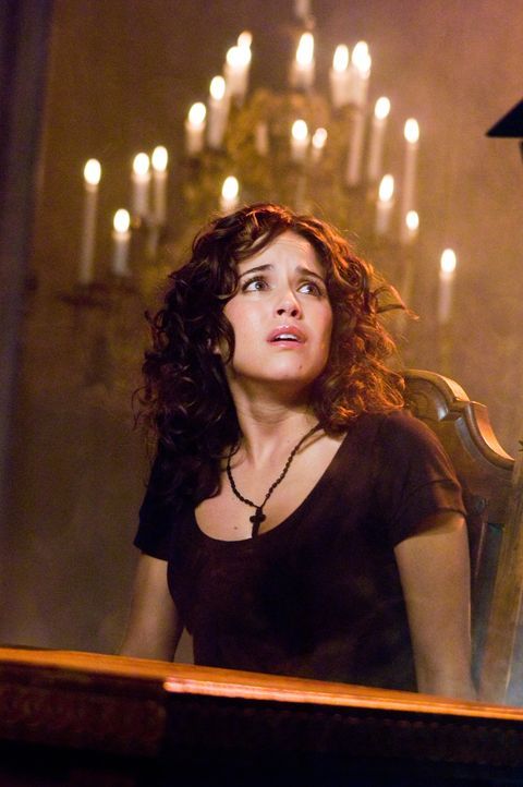Sucht Zuflucht, kann aber ihrem Mörder nicht entgehen: Taylor (Ana Claudia Talancón) ... - Bildquelle: Warner Bros. Television