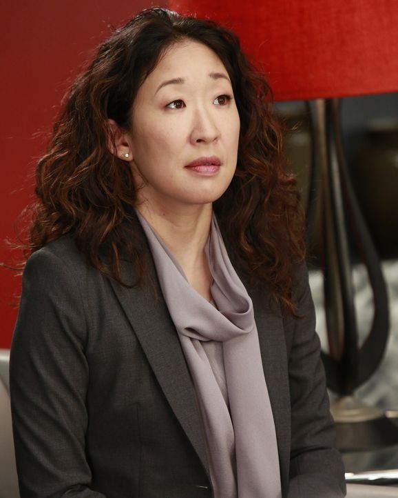 Dr. Cristina Yang (Sandra Oh) ist eine wahnsinnig strebsame Ärztin und geht lieber auf Nummer sicher. Bei ihrem Freund Dr. Owen Hunt fühlt sie sic... - Bildquelle: ABC Studios