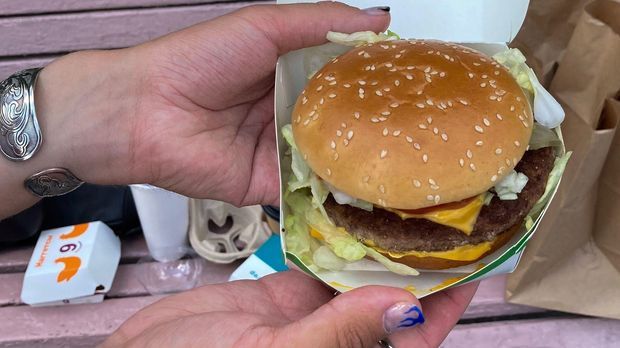 "Lecker und Punkt": Russischer McDonald's-Nachfolger öffnet Filialen