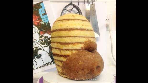 Kopf des Homer-Simpson-Stormtrooper-Kuchen der Letterpress Bakery