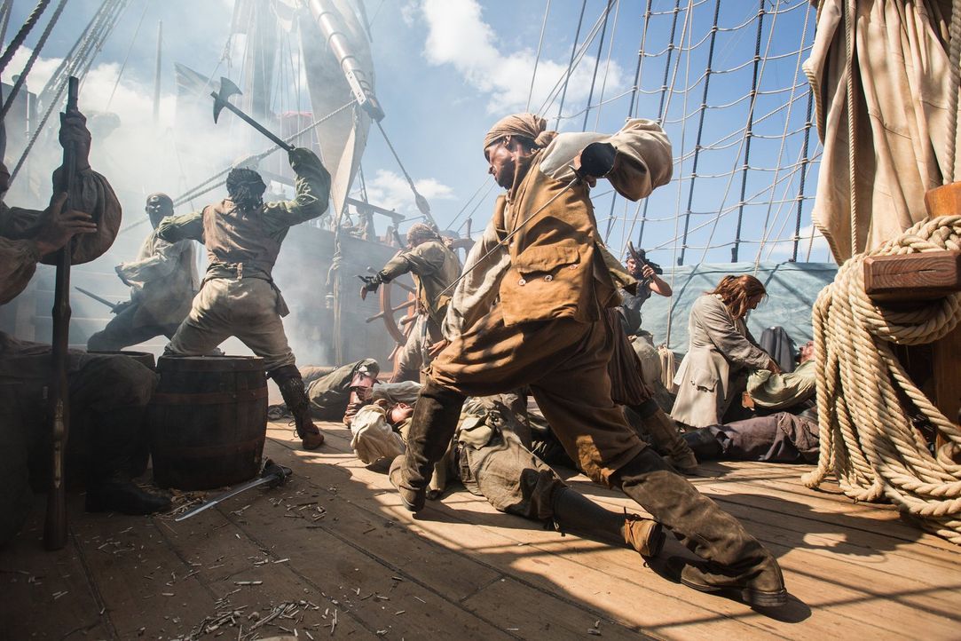Die Piraten kämpfen bis zum bitteren Ende ... - Bildquelle: 2013 Starz Entertainment LLC, All rights reserved