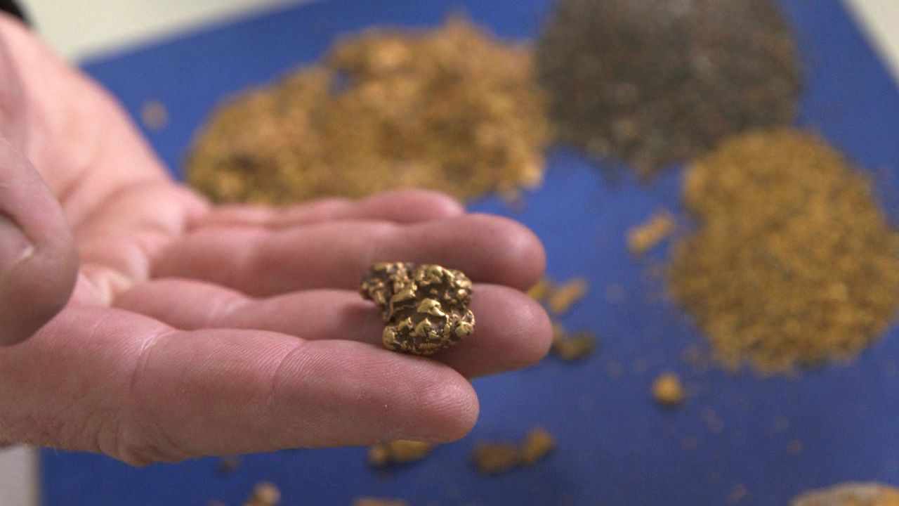 Paul Loescher hat von seinem Großvater eine alte Goldmine in Kanada geerbt.  700.000 Euro Eigenkapital hatte der Deutsche schon vor einem Jahr inve... - Bildquelle: ProSieben