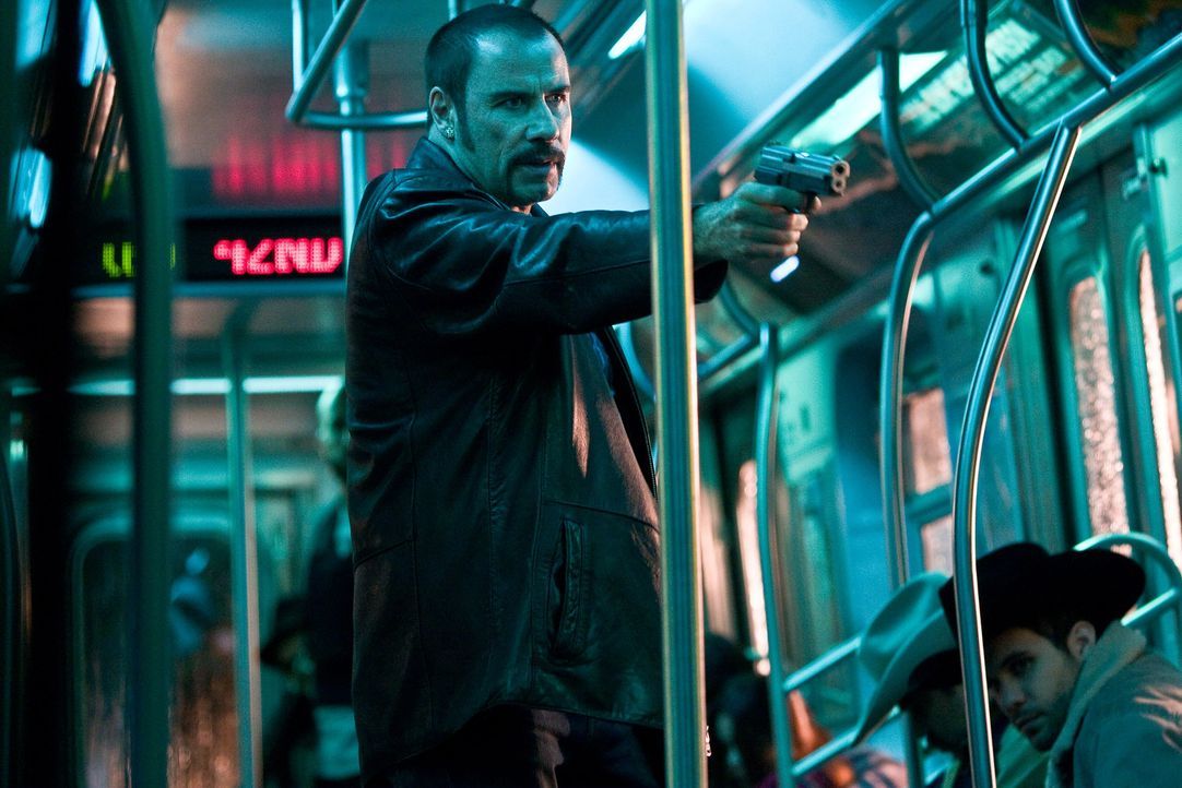 Zehn Millionen Dollar in 60 Minuten fordert der Entführer (John Travolta) der U-Bahn Pelham 123 von der Stadt New York. Jede weitere Minute kostet... - Bildquelle: 2009 Columbia Pictures Industries, Inc. and Beverly Blvd LLC. All Rights Reserved.