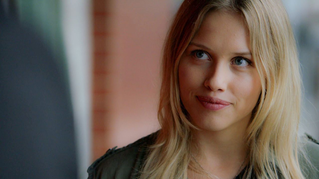Clementine Morgan (Gracie Dzienny), die Tochter des getöteten Dr. Mitch Morgan, kehrt nach 10 Jahren zurück, um ihren Vater zu suchen. Sie ist der f... - Bildquelle: 2017 CBS Broadcasting, Inc. All Rights Reserved
