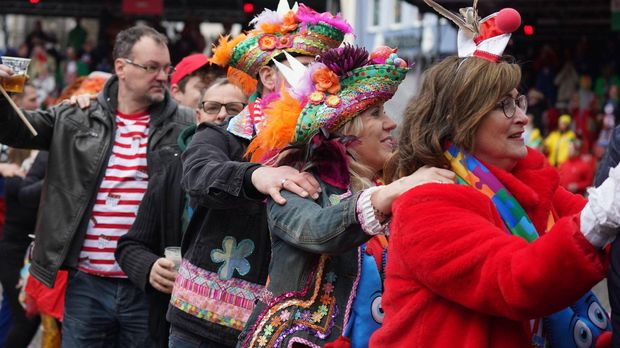 Karnevalsstart im Schatten des Krieges