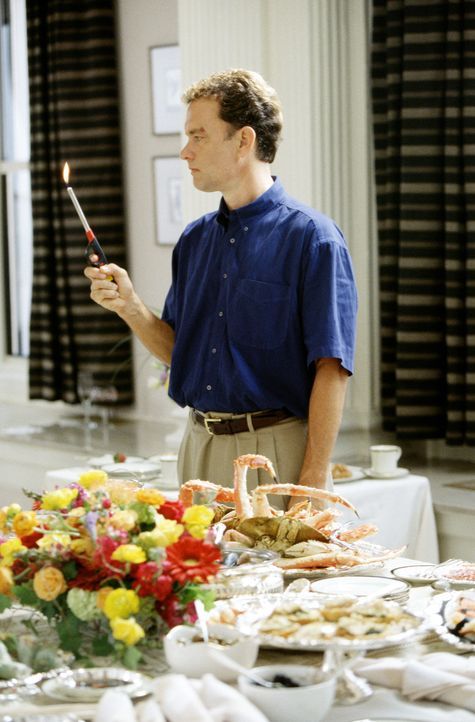 Zurück in der Zivilisation, findet Chuck (Tom Hanks) eine ihm fremd gewordene Welt vor ... - Bildquelle: Francois Duhamel 2001 Twentieth Century Fox Film Corporation and Dreamworks LLC. All rights reserved