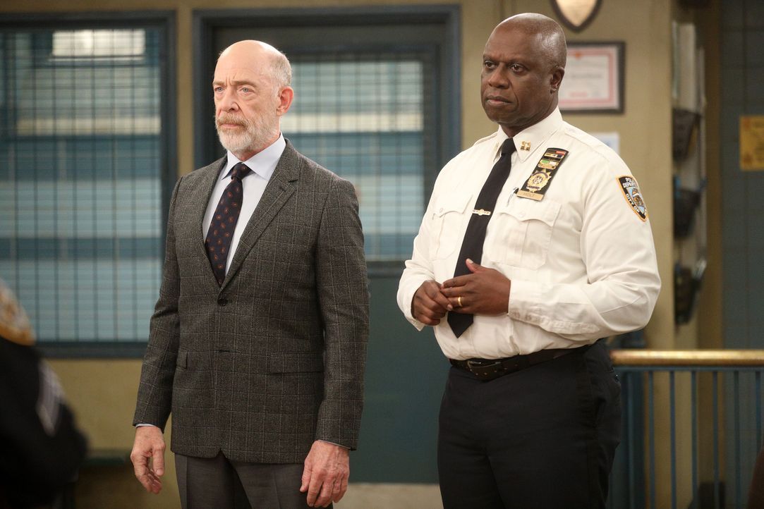 Frank Dillman (J.K. Simmons, l.); Ray Holt (André Braugher, r.) - Bildquelle: Jordin Althaus 2019 NBCUniversal Media, LLC / Jordin Althaus