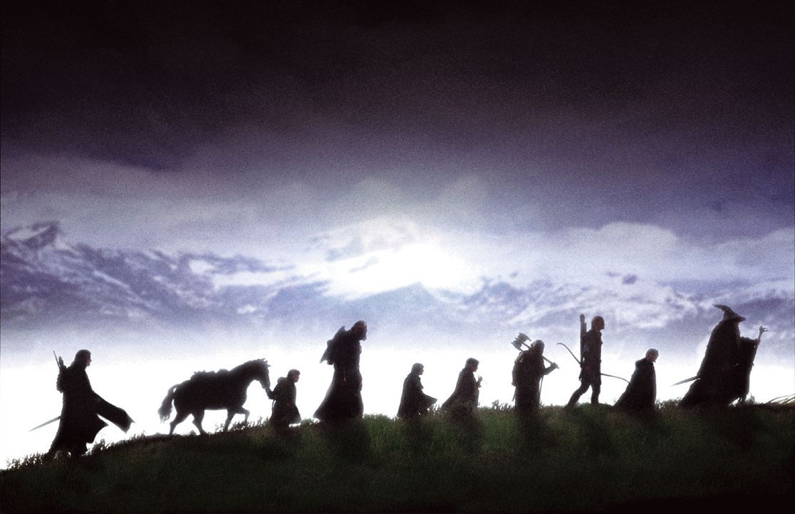 Ein beschwerlicher Weg mit vielen Gefahren steht Frodo, seinen Freunden und den Gefährten auf der Reise nach Mordor bevor ... - Bildquelle: Warner Brothers