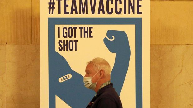 Millionengewinne und Freiflüge: So buhlen die USA um Impf-Muffel