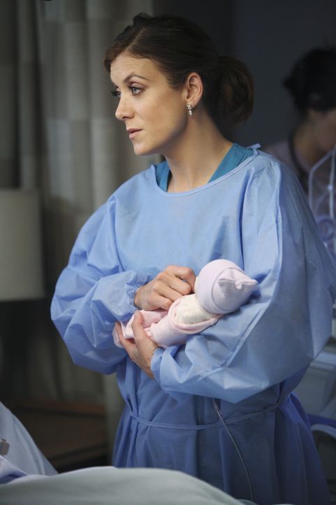 Addison (Kate Walsh) und Naomi geraten in einen Streit, als Addison zustimmt, die Eier eines neugeborenen Babys, das an einer Herzkrankheit leidet u... - Bildquelle: ABC Studios