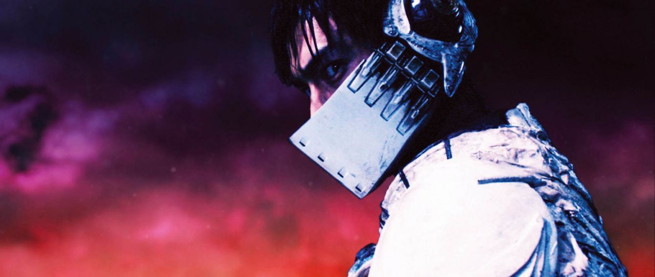 Ganz auf sich gestellt, muss der biomechanisch verstärkte Sohn Dr. Azumas, Casshern (Yusuke Iseya), die Menschheit vor den Mutanten retten. Mit dem... - Bildquelle: 2004 Casshern Film Partners