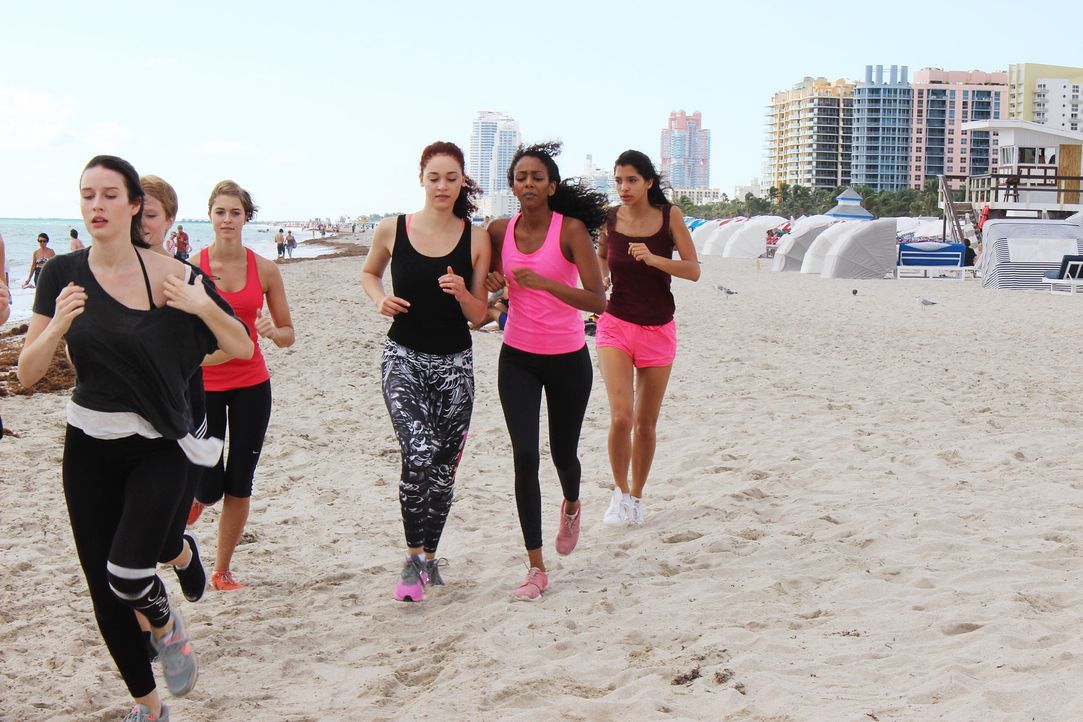 GNTM-Stf11-Epi05-Shape-Training-Team-Michael-08-ProSieben - Bildquelle: ProSieben