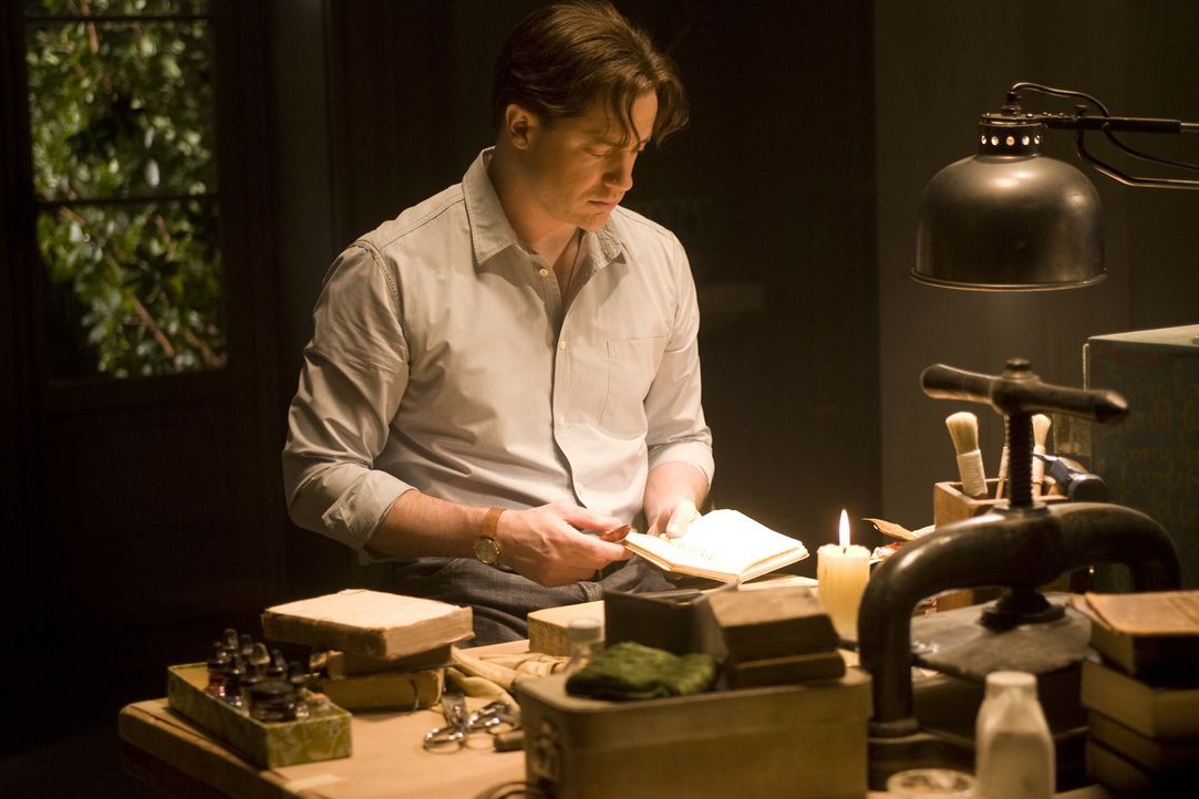 Der Buchbinder Mo (Brendan Fraser) ist eine sogenannte "Zauberzunge". Das heißt, dass er Figuren und andere Dinge durch lautes Vorlesen aus Büchern... - Bildquelle: Warner Brothers