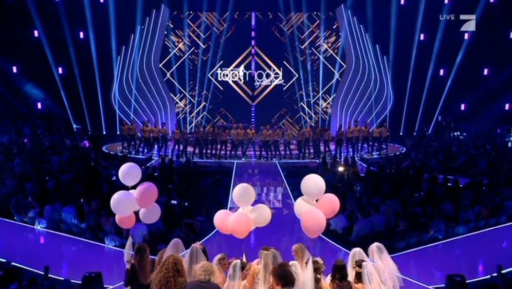 Gntm 2019 Heisser Auftritt Der Magic Mike Tanzer Im Finale