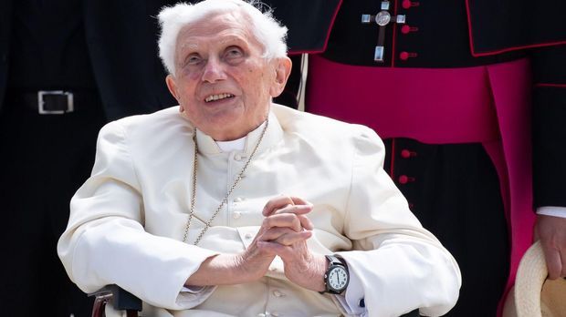 Missbrauchsskandal: Papst Benedikt räumt Lüge ein