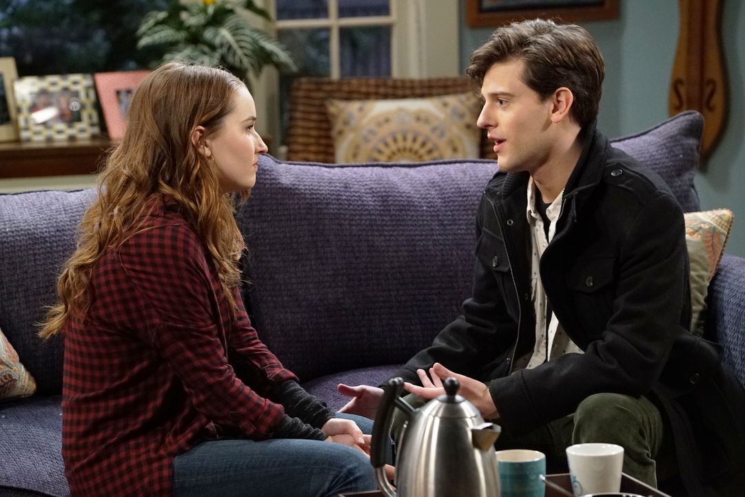 Eve (Kaitlyn Dever, l.); Rob (Travis Tope, r.) - Bildquelle: 2016-2017 American Broadcasting Companies. All rights reserved.