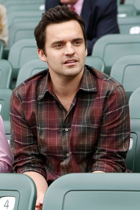 Nicks Vater Walt kommt zu Besuch, aber Nick (Jake Johnson) ist gar nicht davon angetan, weil sich Walt seinen Lebensunterhalt mit kleinen Gaunereien... - Bildquelle: 2012 Twentieth Century Fox Film Corporation. All rights reserved.
