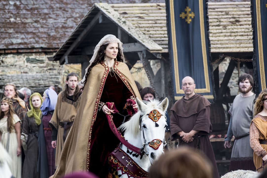 Während Aslaug in Kattekat ihr Baby bekommt, erwartet König Ecbert in Wessex Besuch von keiner geringeren als Prinzessin Kwenthrith (Amy Bailey, M.)... - Bildquelle: 2014 TM TELEVISION PRODUCTIONS LIMITED/T5 VIKINGS PRODUCTIONS INC. ALL RIGHTS RESERVED.