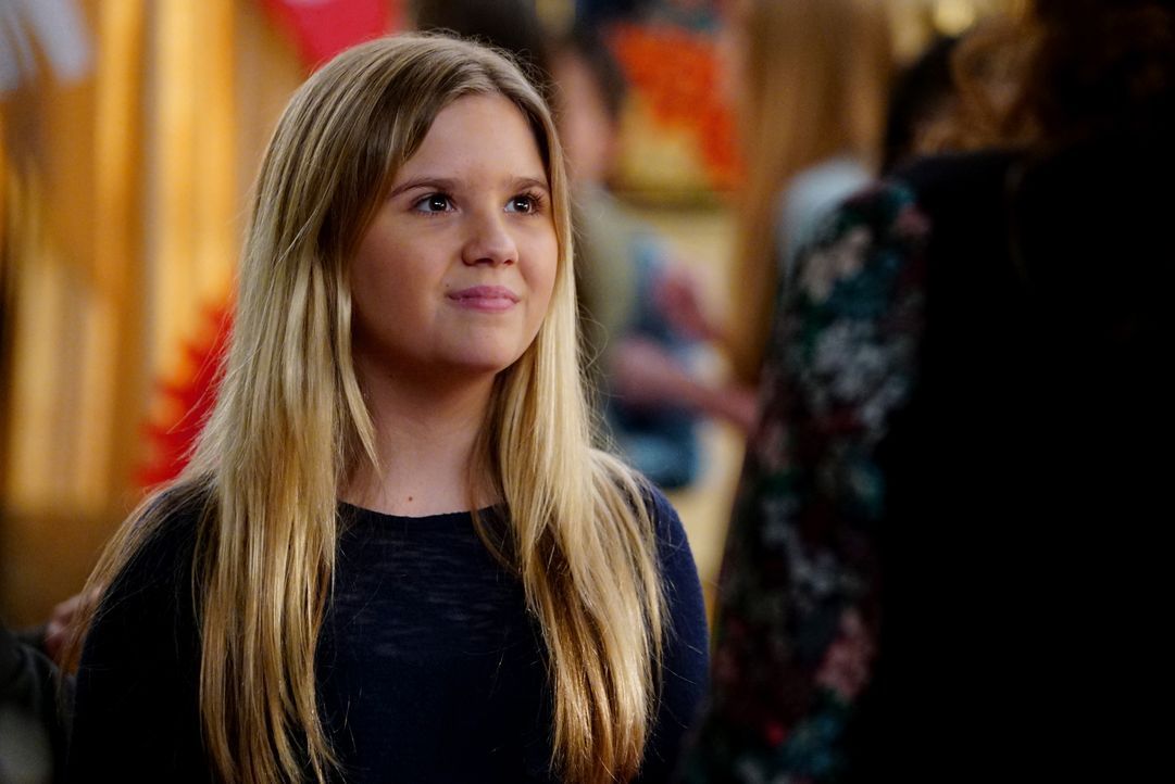 Hofft, dass ihre Mutter keine Überraschungsparty für sie plant: Dylan (Kyla Kenedy) ... - Bildquelle: 2016-2017 American Broadcasting Companies. All rights reserved.