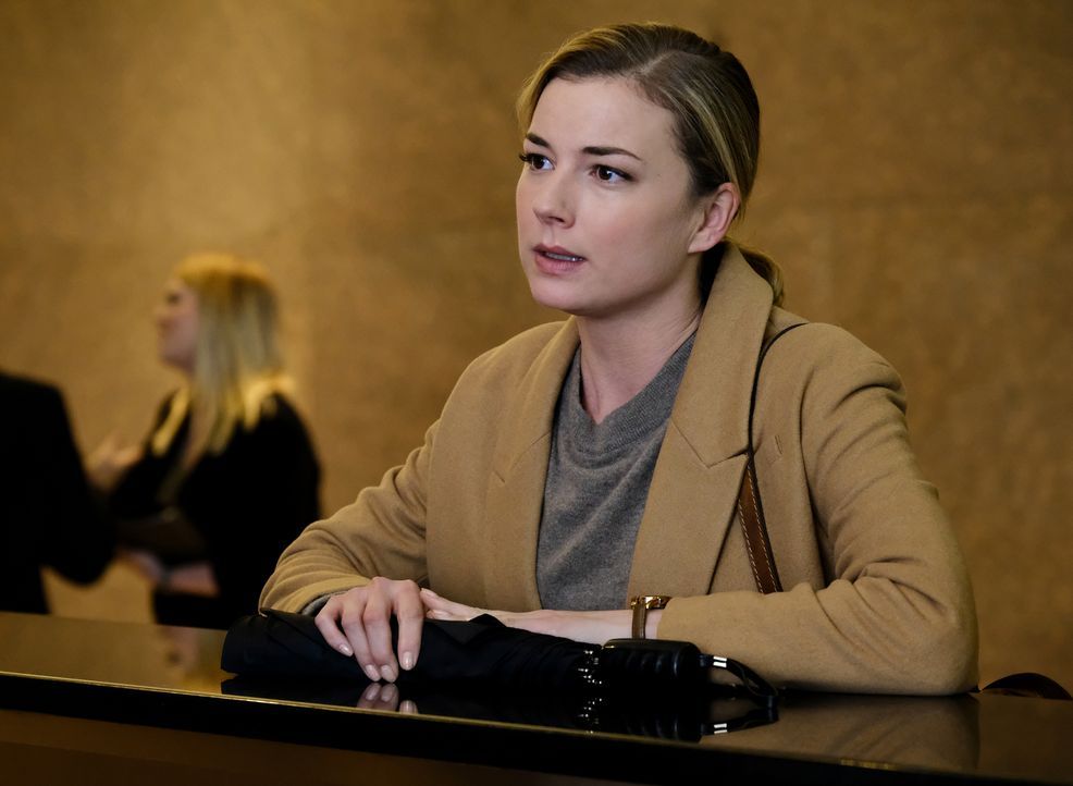 Bringt sich Nic (Emily VanCamp) durch ihre Nachforschungen in Gefahr? - Bildquelle: 2018 Fox and its related entities.  All rights reserved.