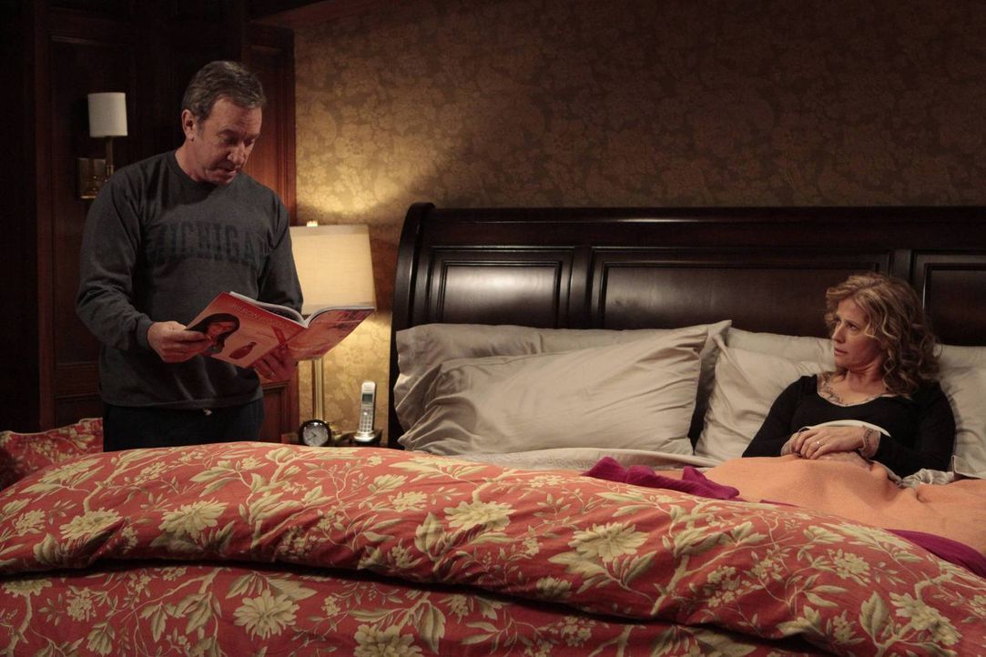 Mike (Tim Allen, l.) und Vanessa (Nancy Travis, r.) vermuten, dass Mandy viel zu spät nach Hause gekommen ist. Mit einer List wollen sie ihre Tochte... - Bildquelle: 2011 Twentieth Century Fox Film Corporation