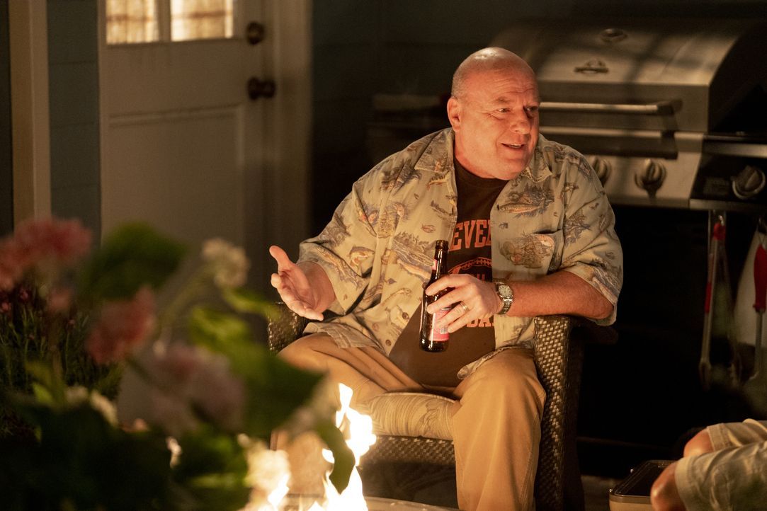 Art (Dean Norris) - Bildquelle: Erik Voake 2021 Warner Bros. Entertainment Inc. All Rights Reserved. / Erik Voake