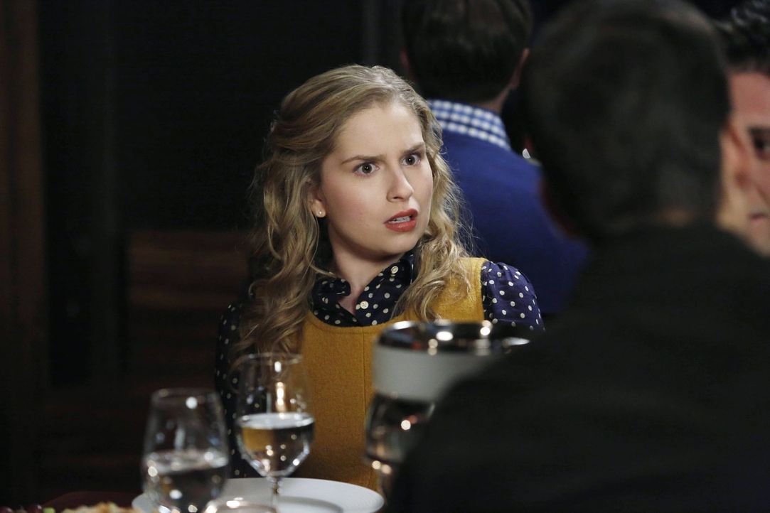 Lisa (Allie Grant) sucht verzweifelt einen Freund. Tessa, ihre Freundin, versucht ihr unter allen Umständen zu helfen. Sie macht sich im Internet au... - Bildquelle: Warner Brothers